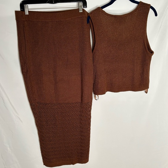 Nina Parker crochet Knit Two Piece - Picture 5 of 5